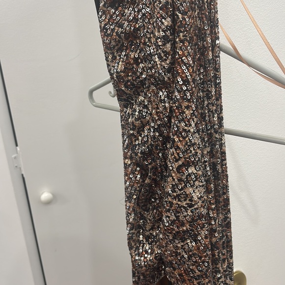 Too small - Picture 7 of 8